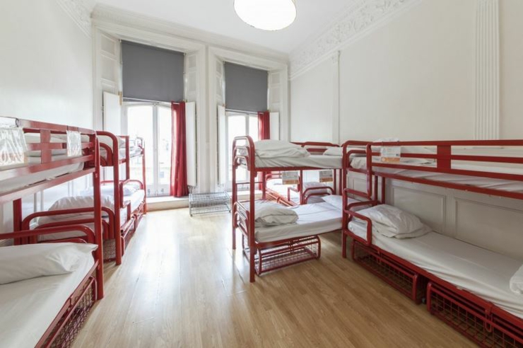 dormitorio amplio comodo