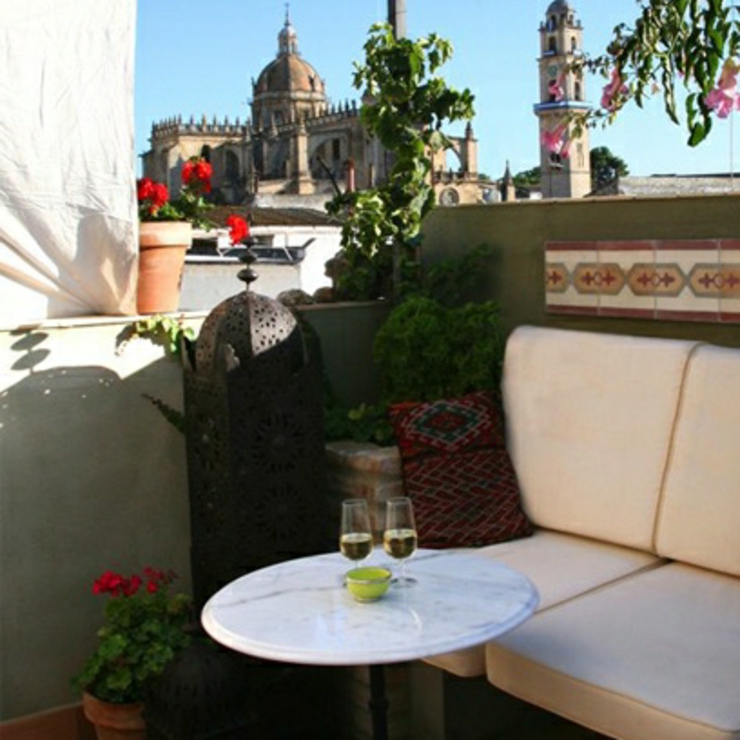 Tomar una copa en la azotea del hotel y disfrutar de vistas maravillosas terraza hotel jerez vistas catedral