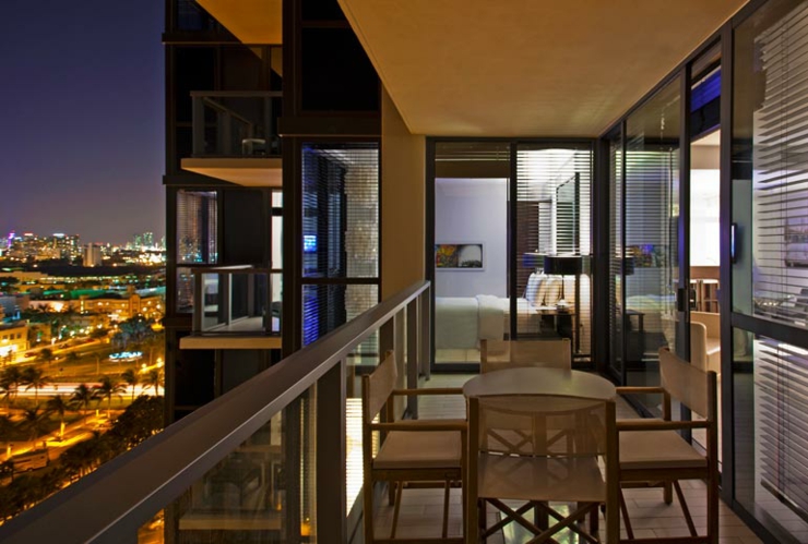 Vistas magnificas desde la suite Cool Corner hotel miami beach vistas noche