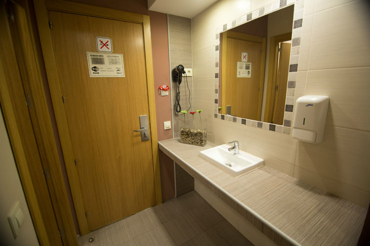 Baño privado – espacioso, limpio, cómodo bano elegante dormitorio comodo