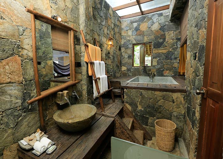 Baño cómodo, decorado con piedras bano privado comodo hotel boutique