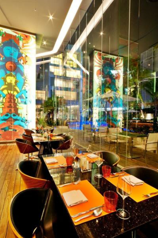 bar hotel lujo tailandia conocido