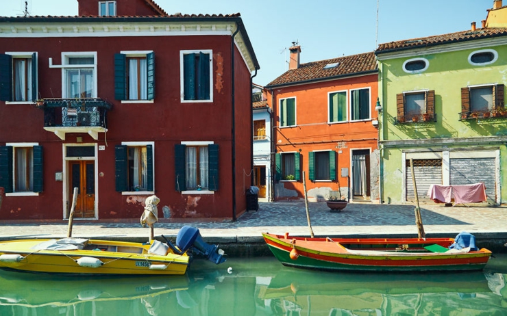 Burano es un pueblo de pescadores antiguo pueblo pescadores
