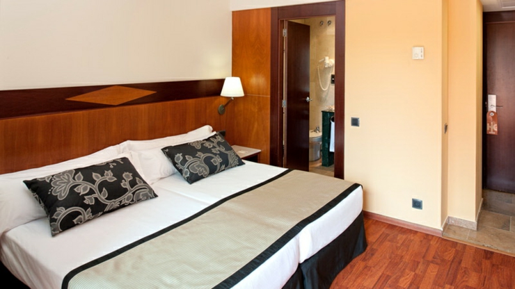 dormitorio amplio diseno moderno