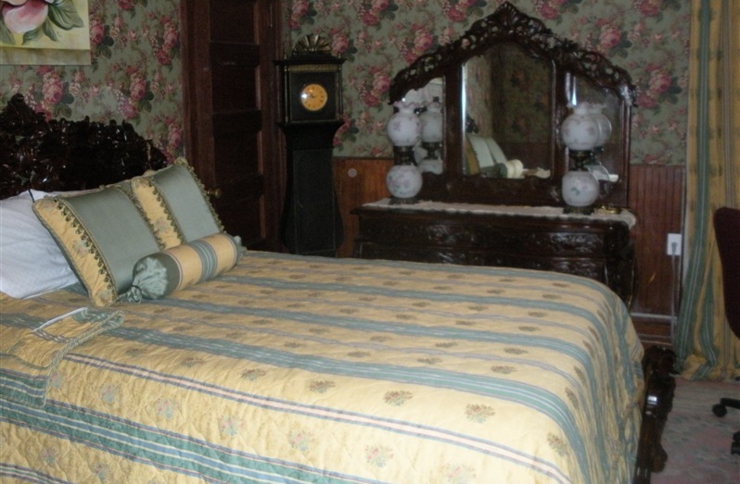 Las habitaciones de esta casa b&b enamoran con cositas antiguas dormitorio diseno moderno deco antiguedades