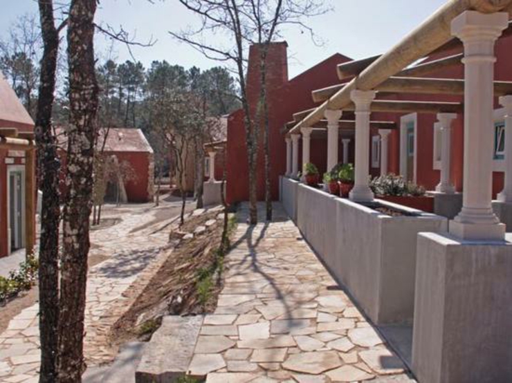 Las casas de este hotel boutique son rodeados de jardines exterior hotel boutique portugal