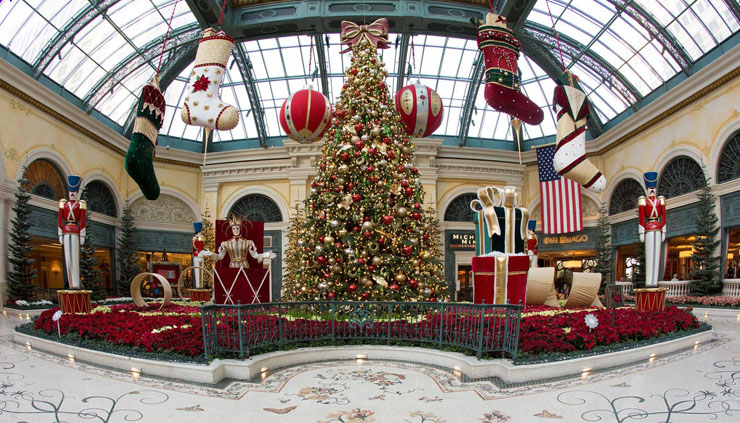 Lujo, elegancia y chic en la Fiesta Navideña en Las Vegas arbol navidad hotel bellagio