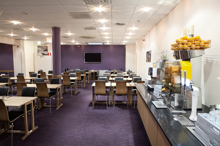 El desayuno es riquísimo y está incluido en el precio desayuno gratis hostal barato hotel