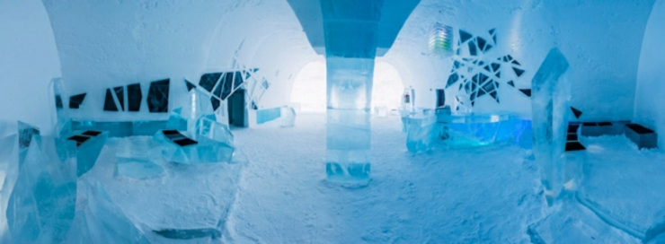 Dormir en un saco térmico, colocado sobre hielo, es una experiencia inolvidable dormir saco termico momento magico