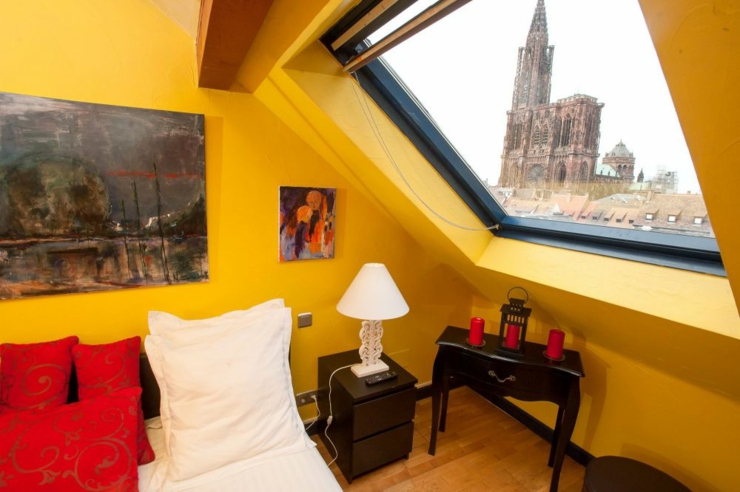 Habitación en hostal en Estrasburgo con vistas a la Catedral habitacion amplia vistas preciosas
