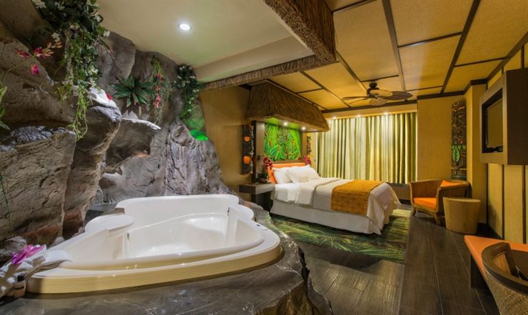Habitación con jacuzzi en fantasía de Polinesia fantasyland hotel edmonton canada