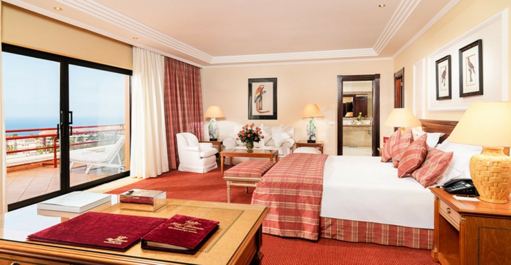 Una de las suites lleva el nombre de un expresidente suite amplio hotel lujoso tenerife