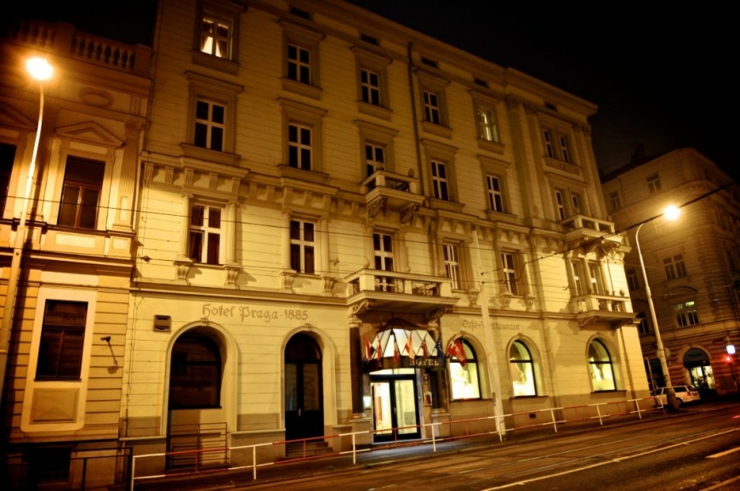 Edificio histórico en la capital checa bien conservado hotel-praga-ocupa-edificio-historico