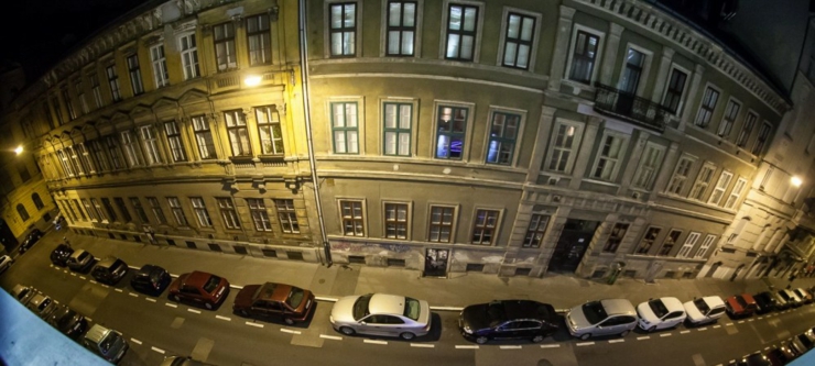 Este hostel ocupa un edificio antiguo con fachada bien conservada fachada edificio historico