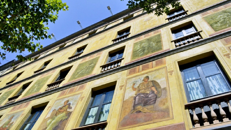 Este hotel en Barcelona ocupa un edificio con mucha historia fachada conserva belleza clasica