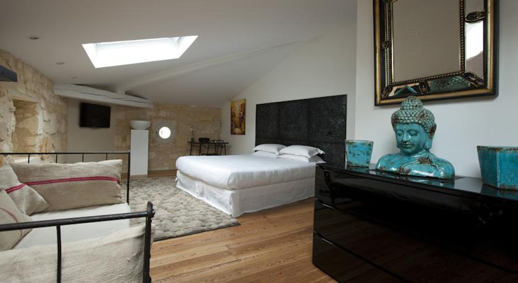 Dormitorio espacioso diseñado en estilo contemporáneo dormitorio confortable hotel boutique burdeos