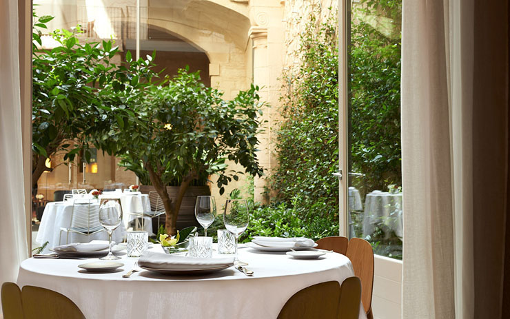 patio interior hotel mercer barcelona