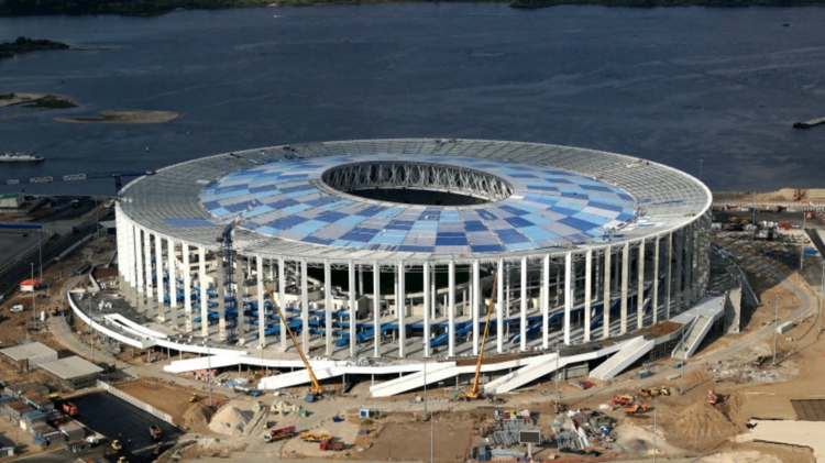 Este estadio esta situado en la zona deportiva del río Volga tendra capacidad 55 300 espectadores