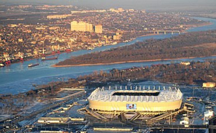 Estadio de categoría 4 de la UEFA capacidad total 43 702 espectadores sentados
