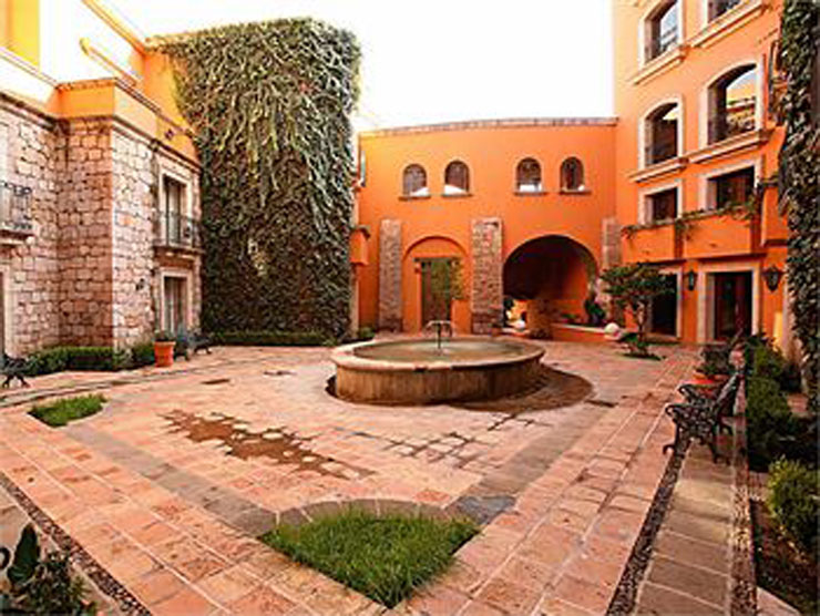 El hotel ha conservado el estilo y espíritu original del lugar patio tradicional excelente hotel