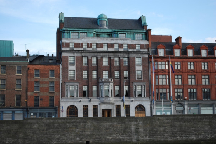 Edificio, construido en 1852 alberga hotel con propietarios famosos