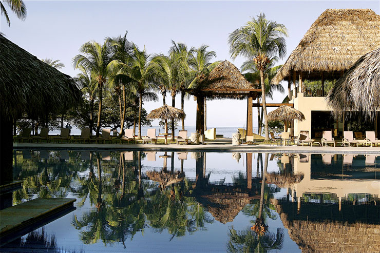Resort elegante para unas vacaciones relajantes en la costa del Océano Pacifico flamingo beach resort spa