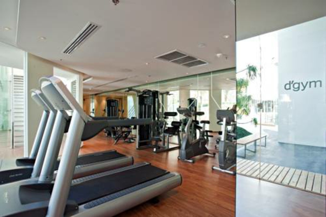 hotel de lujo en tailandia gimnasio bien equipado