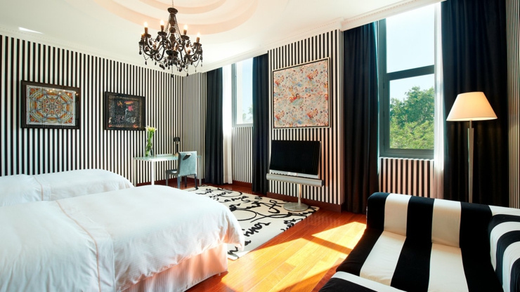 Habitación espaciosa, decorada en estilo “Art deco” dormitorio confortable mejores hoteles valencia