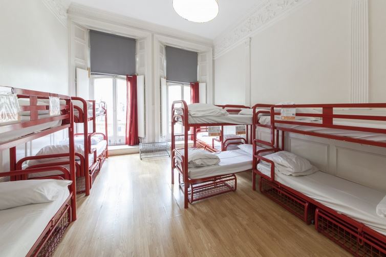 dormitorio compartido espacioso