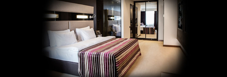 Habitación del nuevo y moderno hotel de diseño en Kiev confort lujo hotel diseno kiev