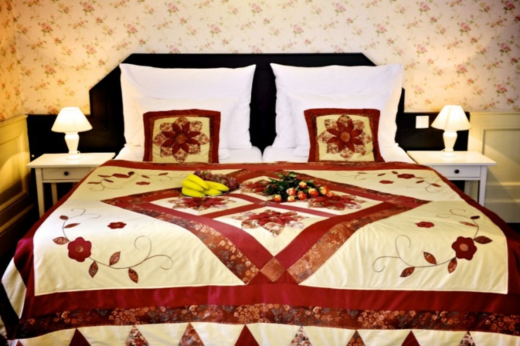 Habitación amplia diseñada en estilo clásico dormitorio-espacioso-estilo-clasico
