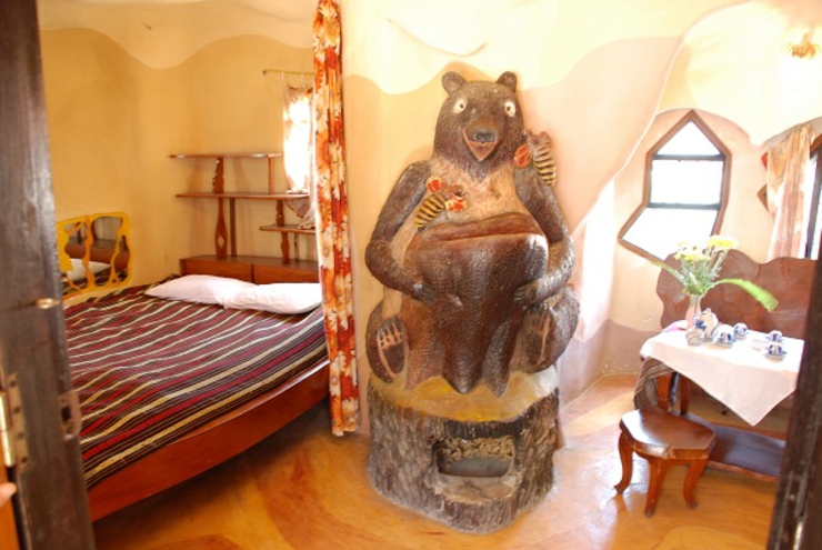 Este hotel extraño cuenta con habitaciones temáticamente diseñadas dormitorio deco individual