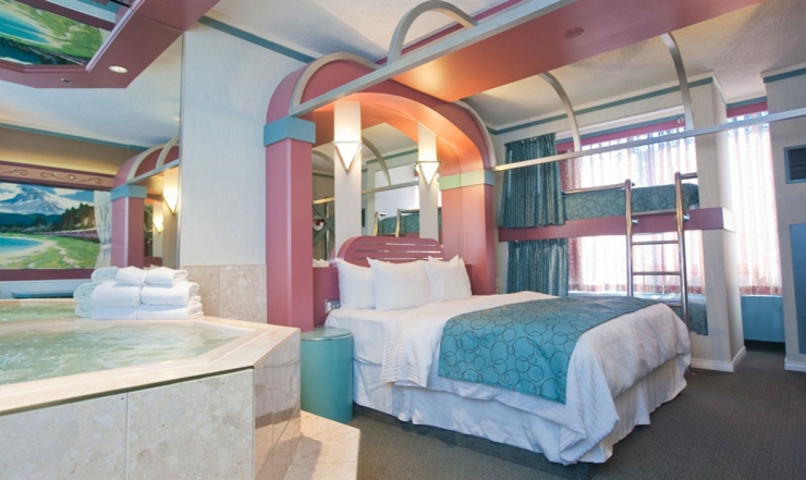 Habitación diseñada en estilo Canadá Rail lugar fantasias edmonton