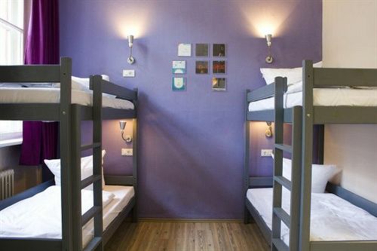habitacion compartida hostal plus