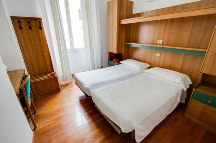 habitacion bano privado hostel roma 