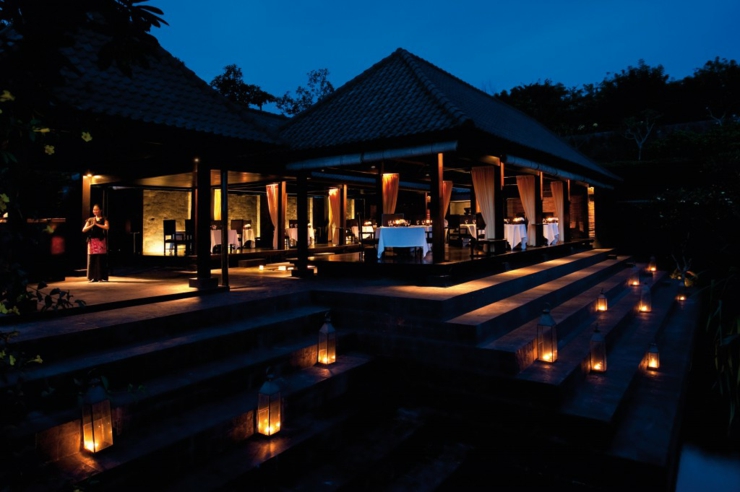 Los restaurantes ofrecen platos deliciosos y son mundialmente conocidos hotel bali restaurantes primera