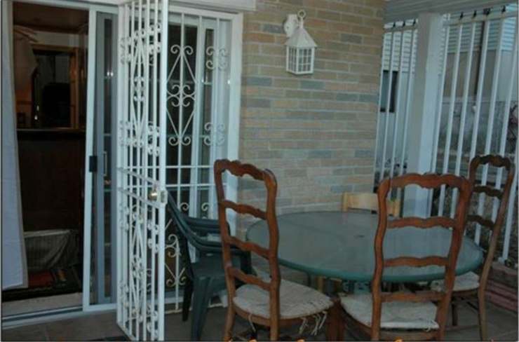 dormitorio con terraza hostel