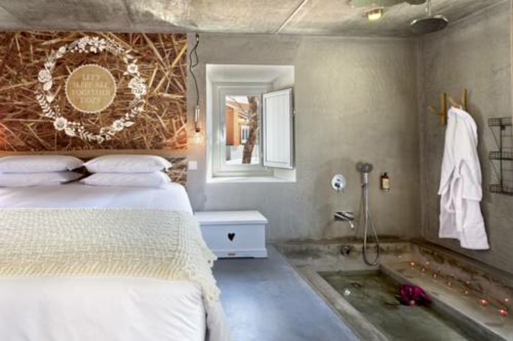 El interior impresiona con un diseño shabby chic hotel fatima diseno elegante
