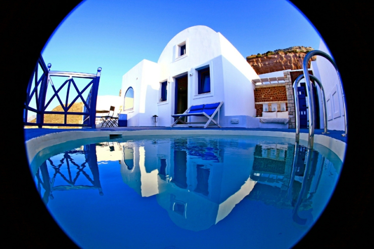 Hotel boutique en Santorini ofrece servicio personalizado