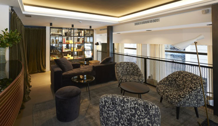 Alojamiento en hotel de lujo, situado en orillas del mar Mediterráneo interior hotel 5 estrellas barcelona