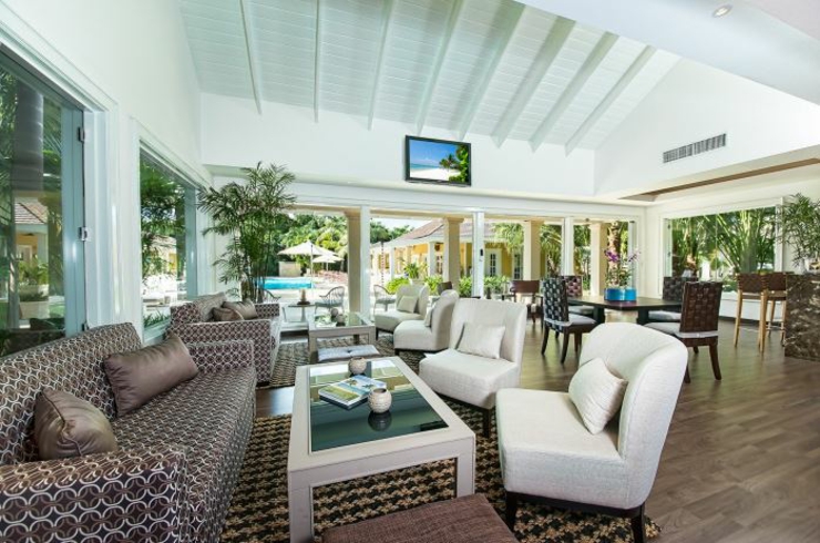 Oscar de la Renta es co-propietario y diseñador de este lujoso hotel en Punta Cana disenador mundialmente conosido