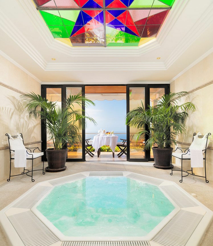 Suite amplio y lujoso dispone de jacuzzi privado suite hotel emblematico tenerife