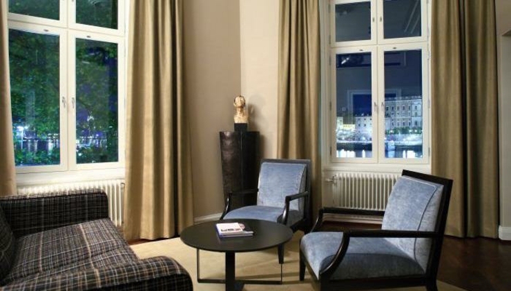 Habitacion con vistas decorada estilo moderno hotel boutique deco elegante