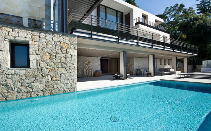 Piscina con vistas y acceso directo desde el interior piscina grande comodidad relax