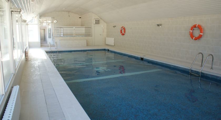 Piscina interior del Hotel President Andorra climatizada para un relax total piscina interna hotel president andorra