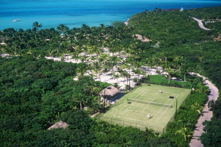 Tenis court en el magnífico resort Musha Cay instalaciones deportes variosbillar