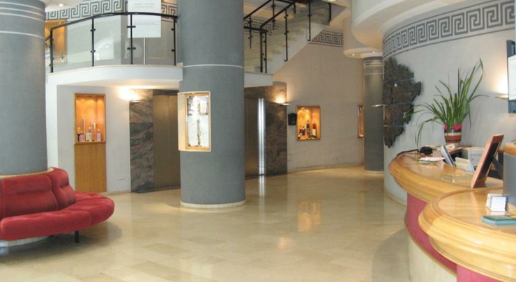 Recepción espaciosa de este hotel céntrico recepcion coqueto hotel centrico
