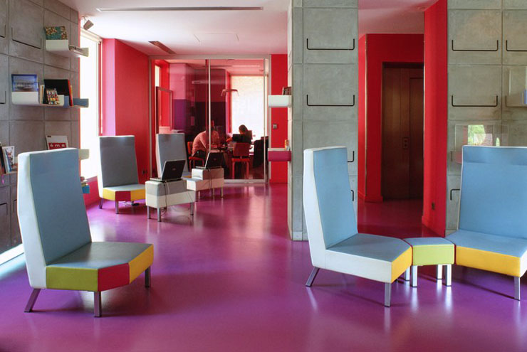 Atmosfera artística en el interior del Hotel Joan Miró Museum interior hotel ambiente artistico