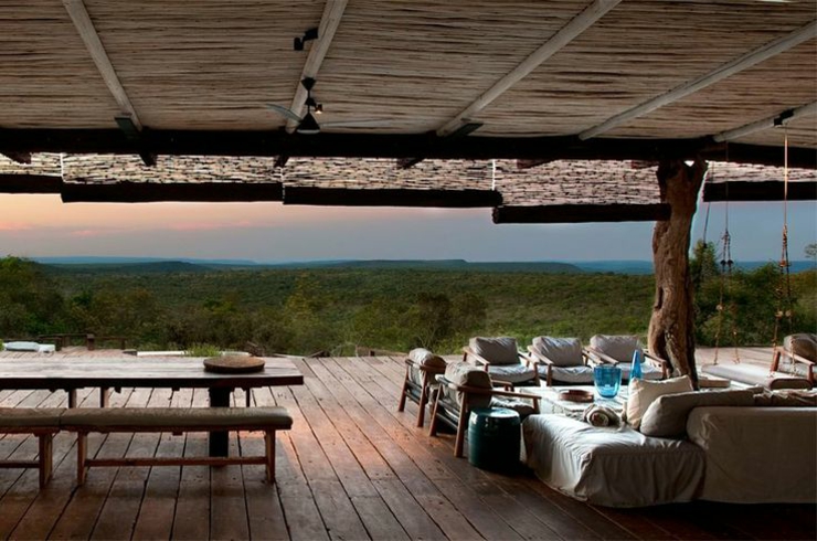 Terraza amplia con vistas magnificas en resort sudafricano amplia terraza resort africa