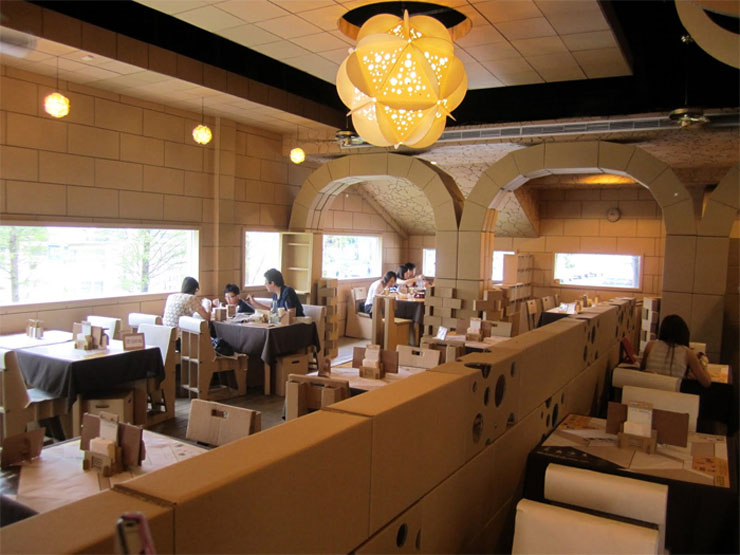 restaurante mesas sillas de carton